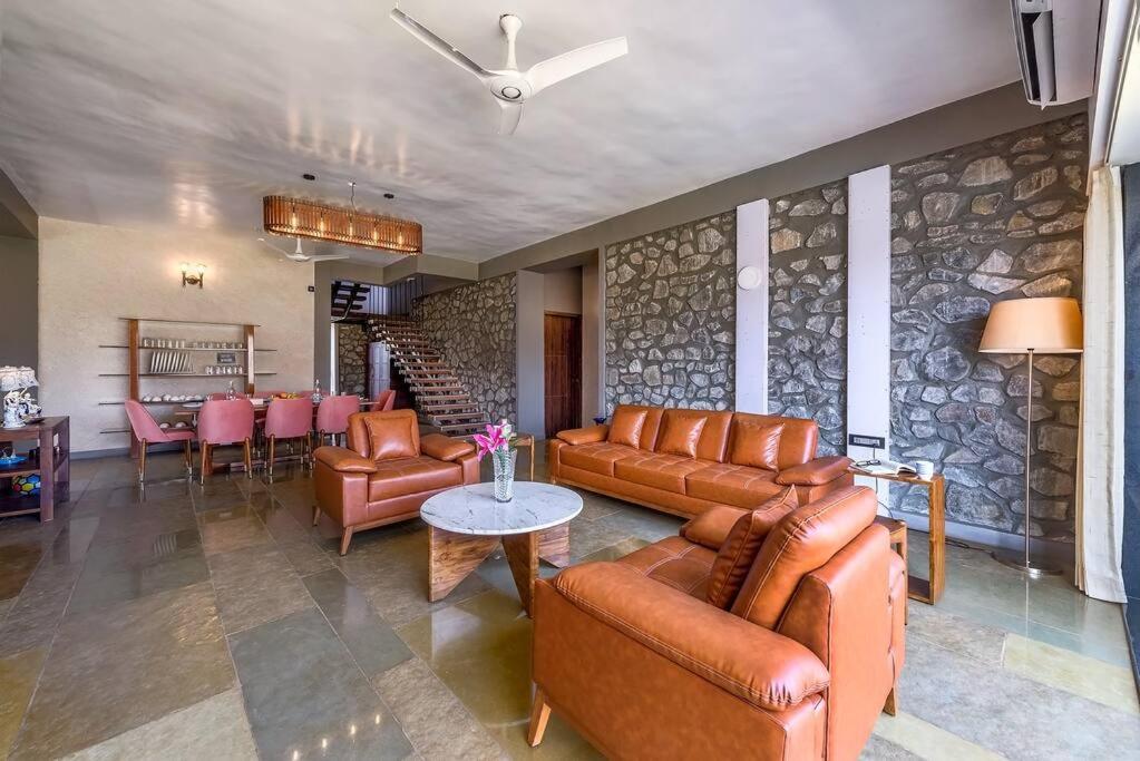 Stone Mansion By Phoenix Stays Igatpuri Exterior foto